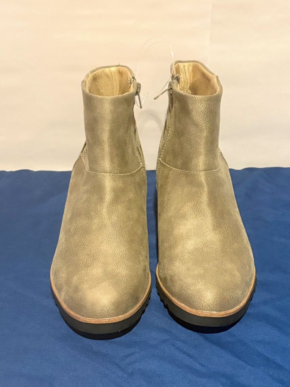 LifeStride Women’s Taupe Ankle Boots - nwot - Picture 2 of 8
